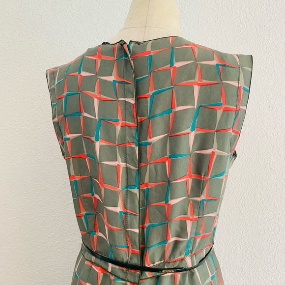 Marc Jacob’s Green Pink Sheath Sleeveless Belted Dress - Picture 5 of 11